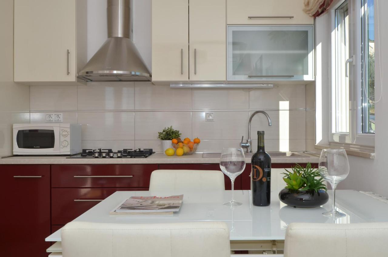 Apartmani Adela Solin Exterior photo