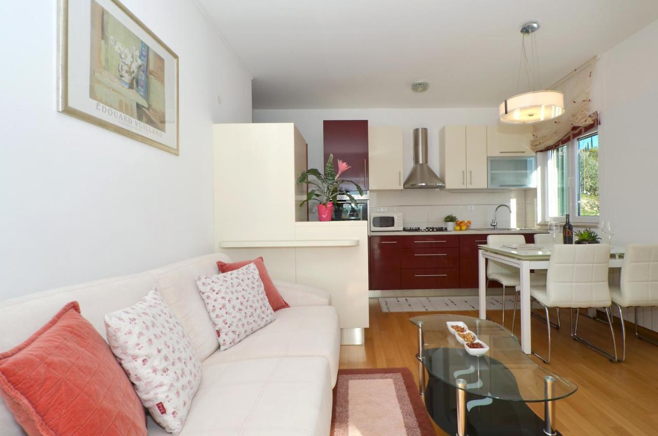 Apartmani Adela Solin Exterior photo