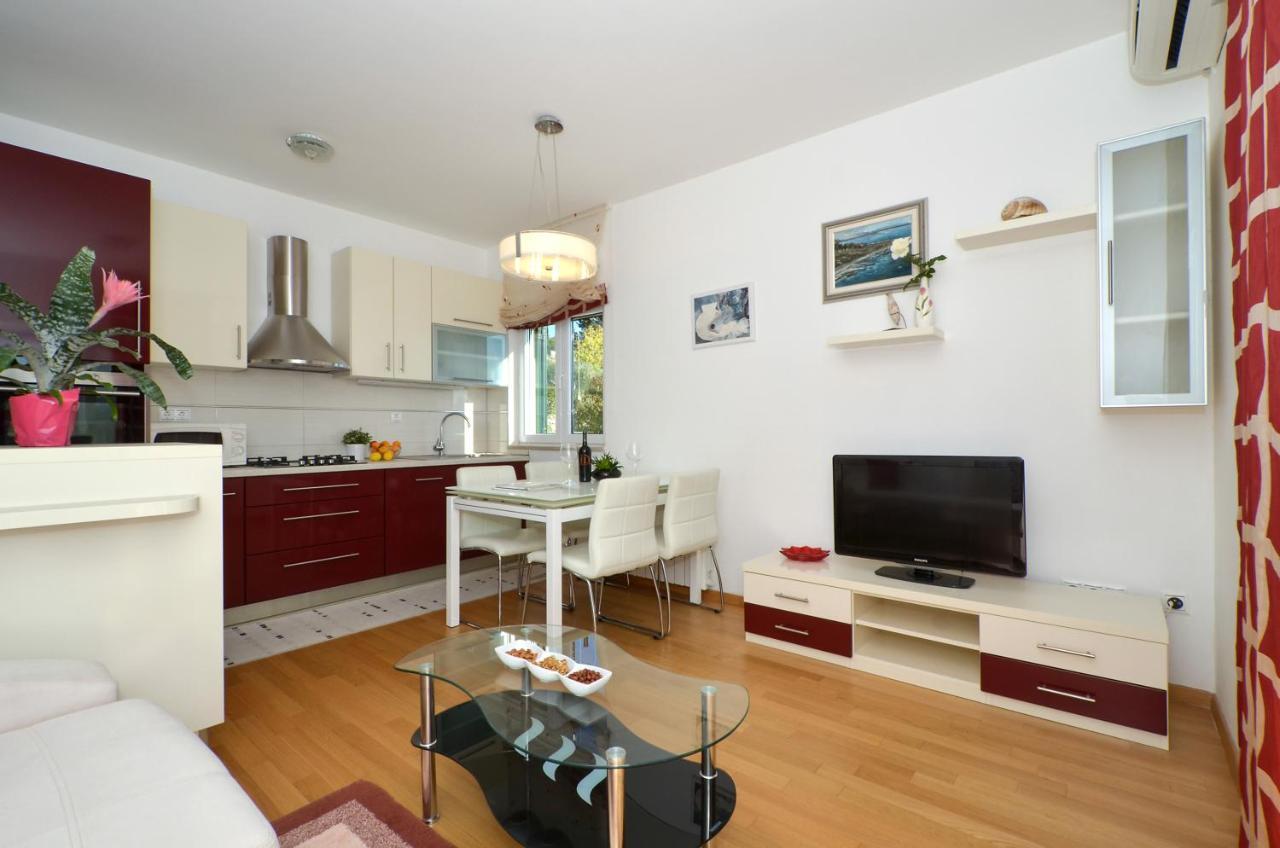 Apartmani Adela Solin Exterior photo