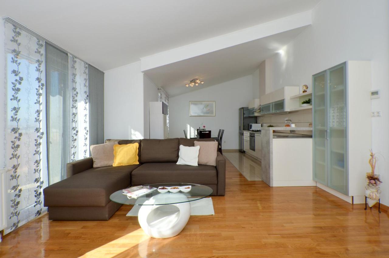 Apartmani Adela Solin Exterior photo